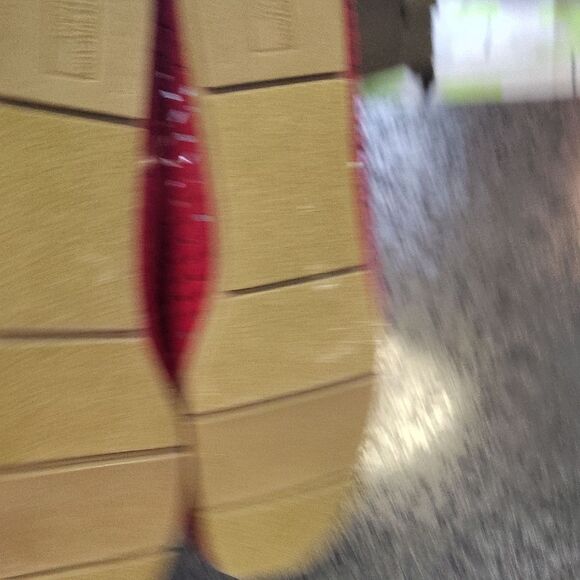 Christian Siriano Red Flats with Ornamental Medallion - Picture 6 of 6